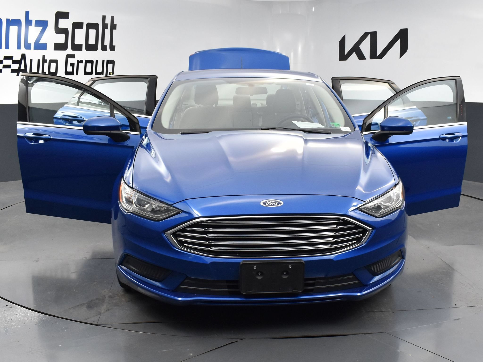 Used 2017 Ford Fusion SE w/ Fusion SE Technology Package FWD image 25