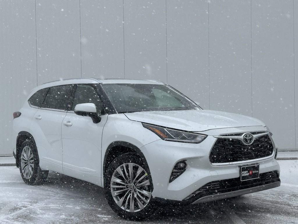 New 2026 Toyota Highlander Platinum image 6
