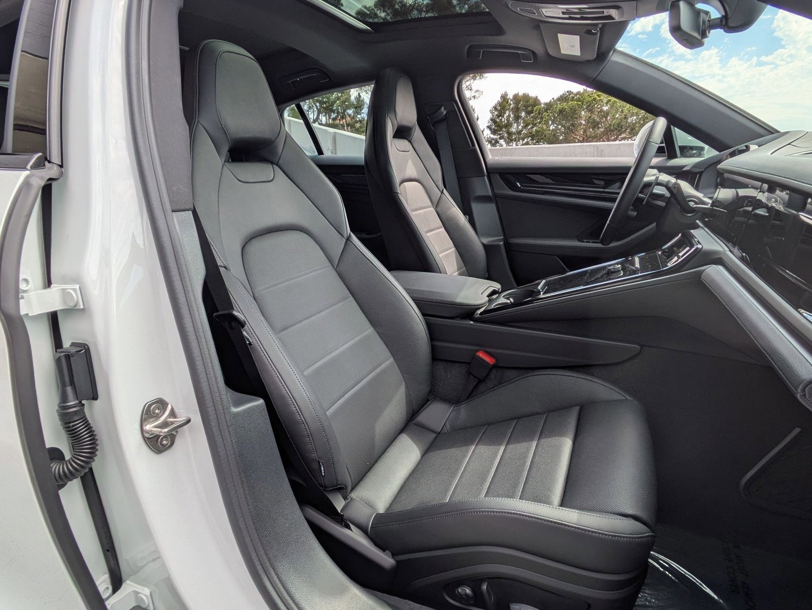 New 2025 Porsche Panamera 4 image 25