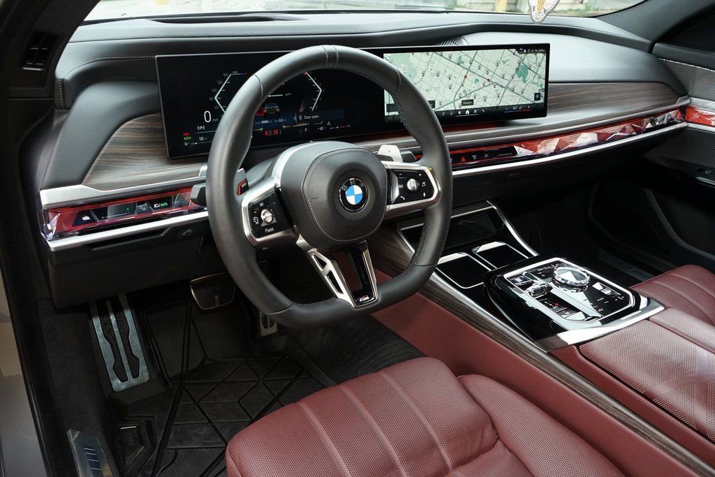 Used 2023 BMW 740i w/ Executive Package image 8