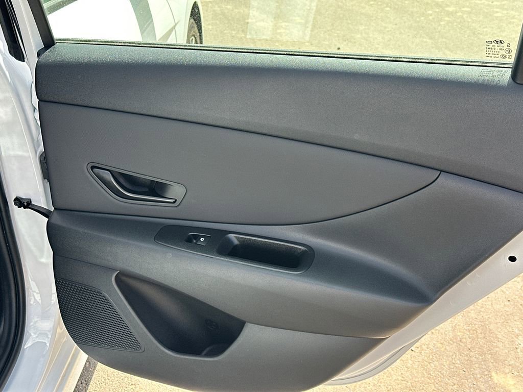 Used 2025 Hyundai Elantra Sport image 16