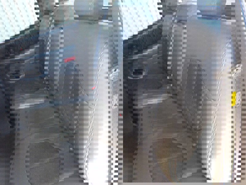 Used 2005 GMC Sierra 3500 SLE w/ Heavy-Duty Power Package image 4