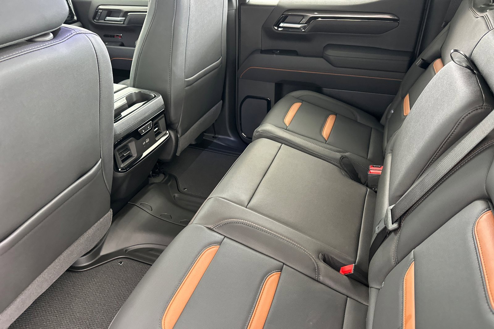 New 2026 GMC Sierra 1500 AT4 w/ Technology Package image 13