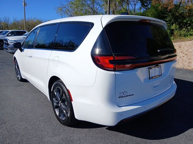 New 2026 Chrysler Pacifica Select image 4