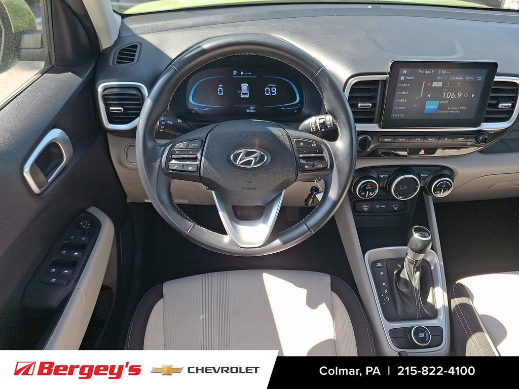 Used 2023 Hyundai Venue SEL image 14