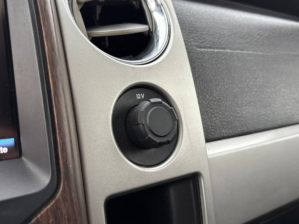 Used 2014 Ford F150 Lariat w/ Lariat Chrome Package AWD/4WD image 22