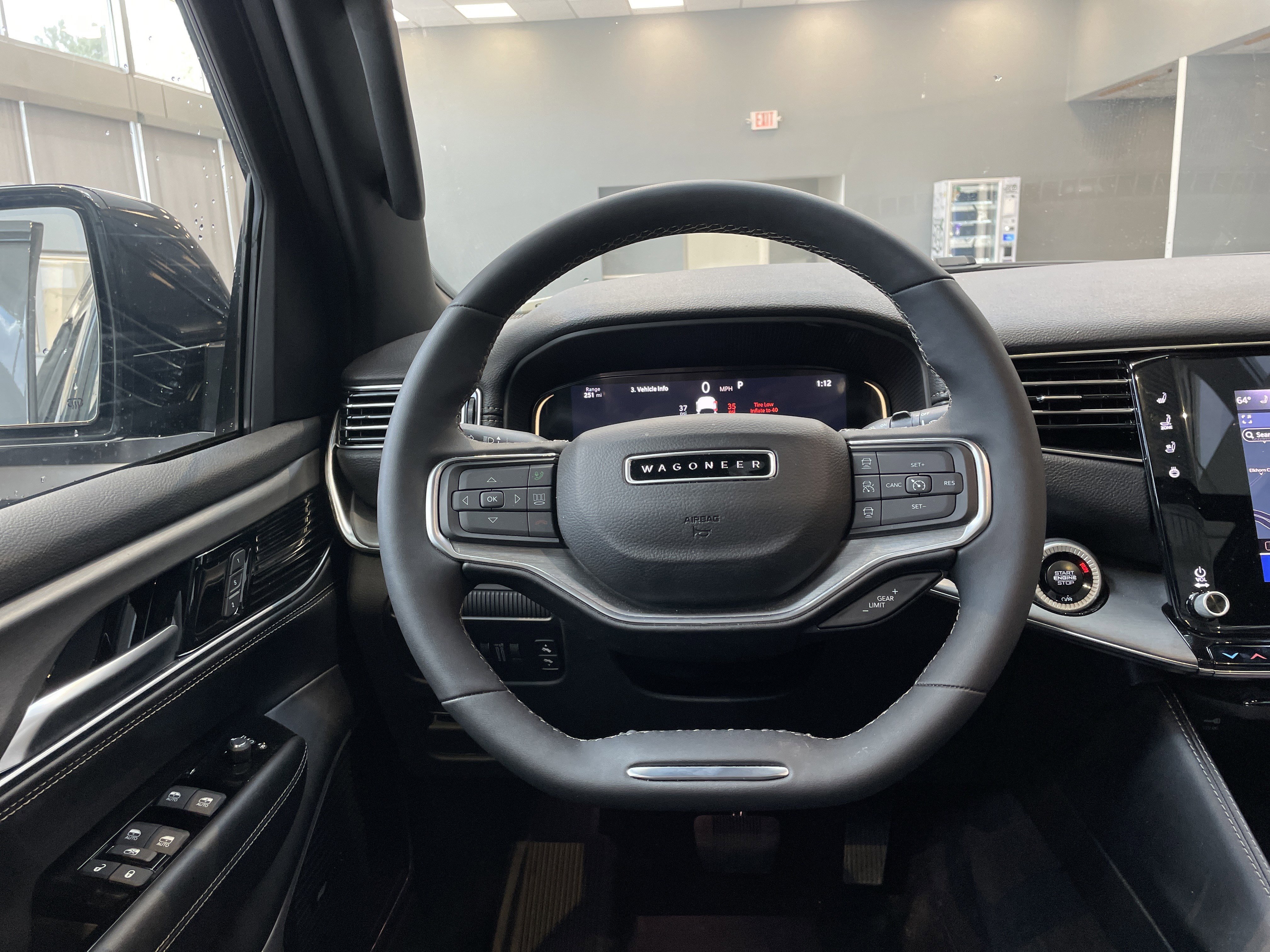 Used 2024 Jeep Wagoneer Series II image 17