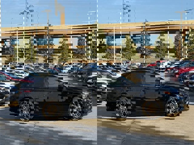 Used 2023 Toyota Camry SE image 3