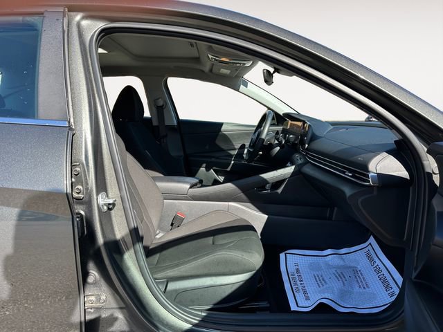 Used 2024 Hyundai Elantra SEL w/ Convenience Package image 15