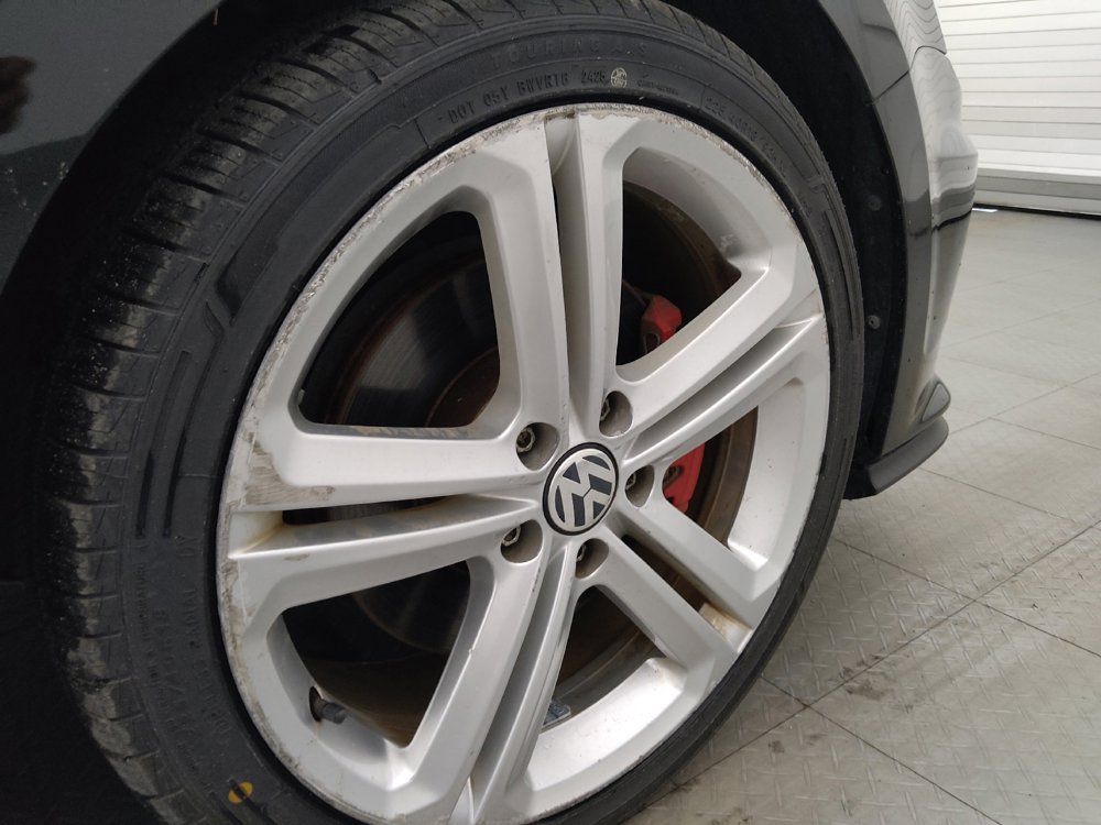 Used 2016 Volkswagen Jetta GLI SEL FWD image 31