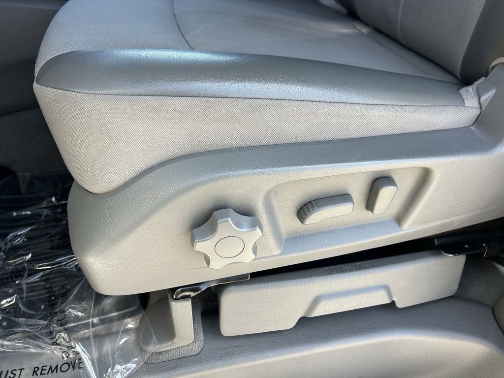 Used 2016 Nissan NV 3500 SV w/ SV Technology Package image 16