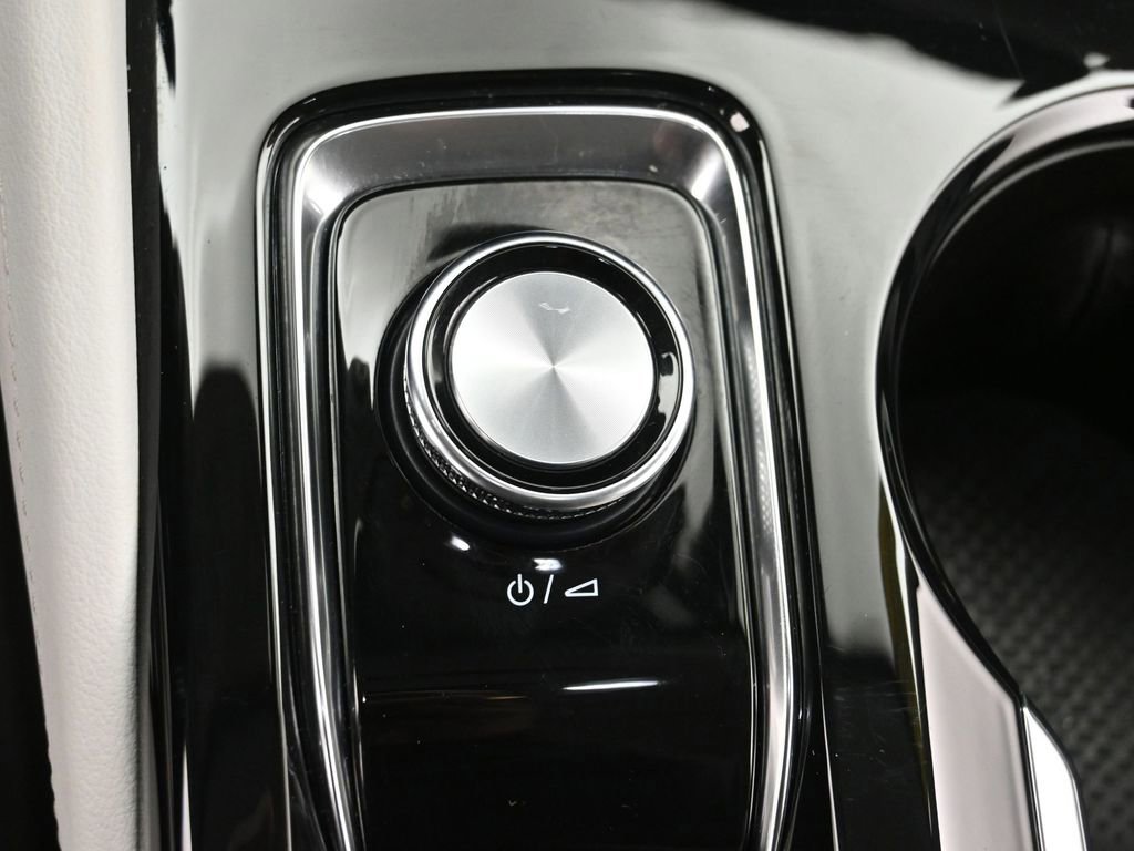 Used 2025 Buick Envision Avenir image 17