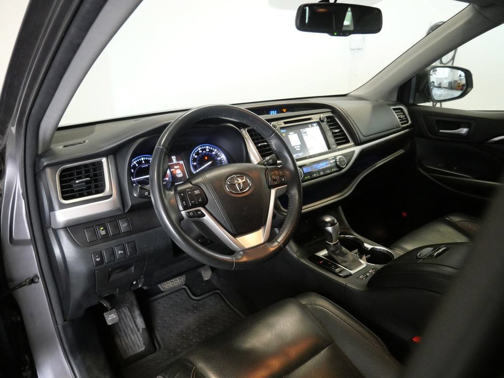 Used 2016 Toyota Highlander Limited AWD/4WD image 13