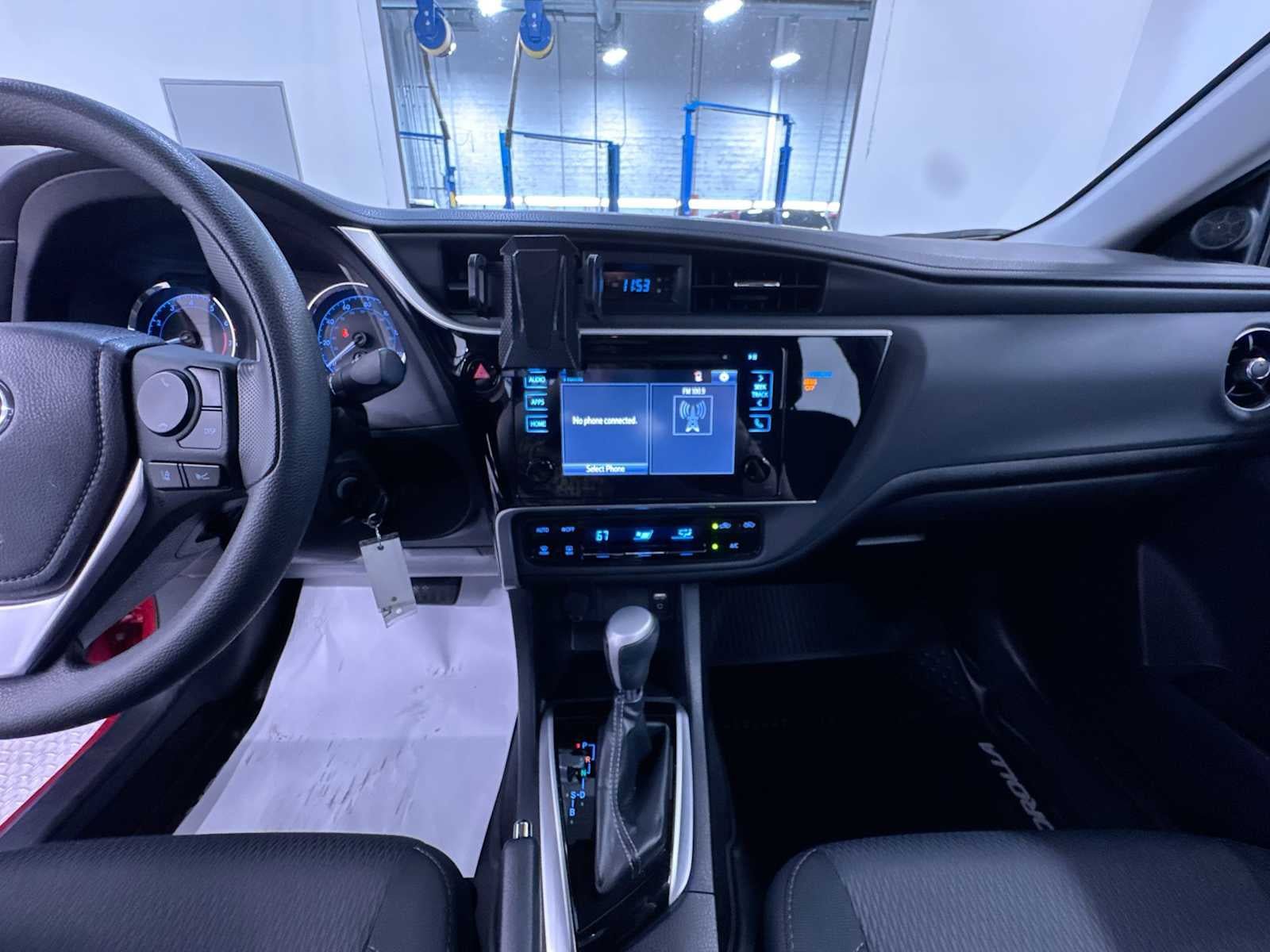 Used 2019 Toyota Corolla LE w/ LE Premium Package w/Moonroof FWD image 23