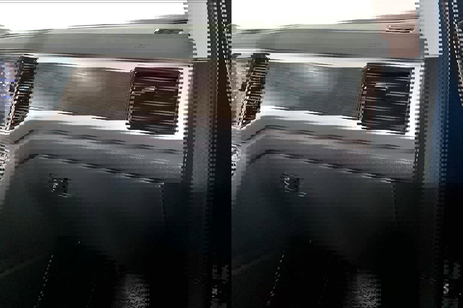 Used 2022 Volkswagen Atlas SE image 18