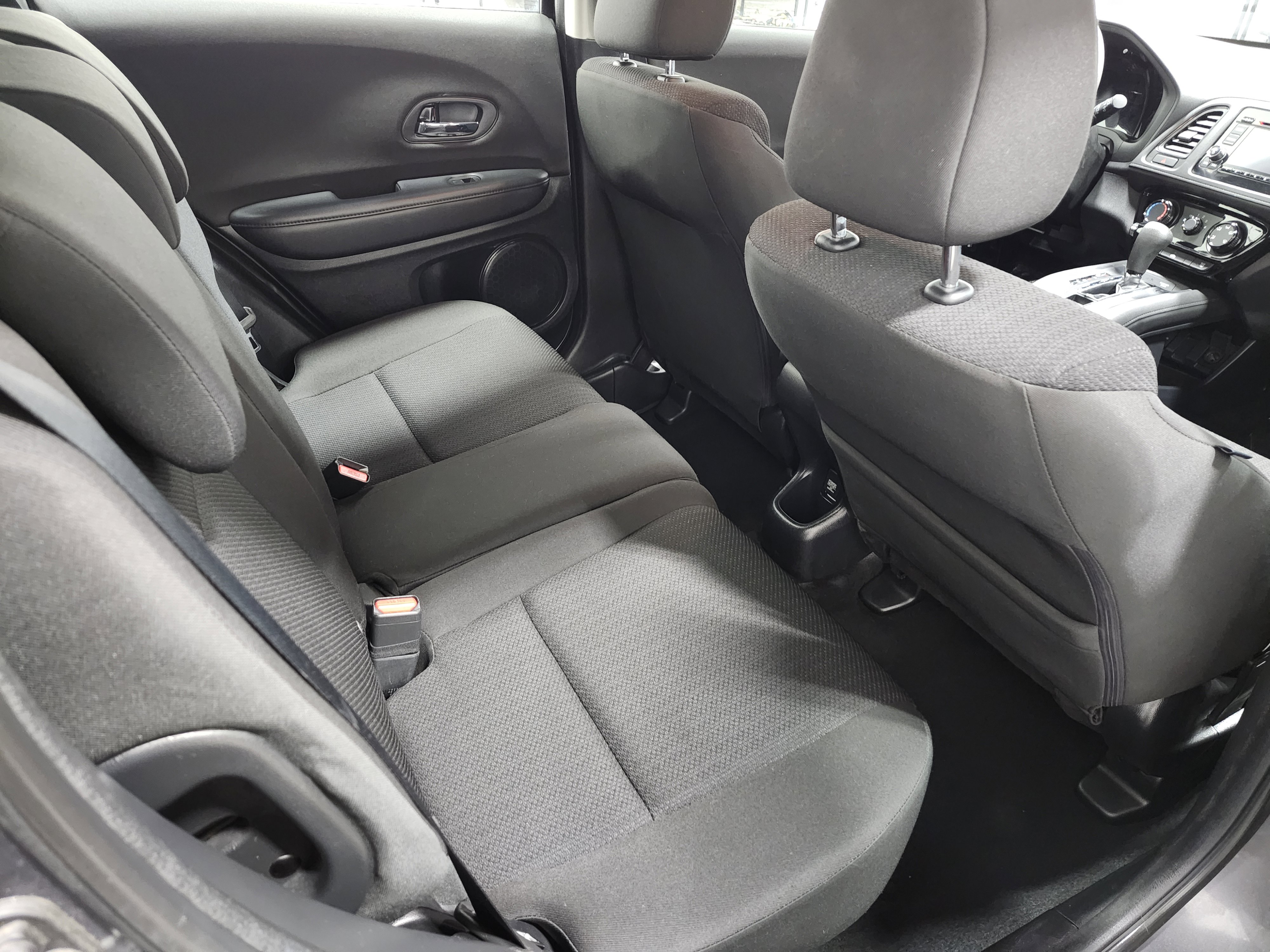 Used 2018 Honda HR-V LX image 19