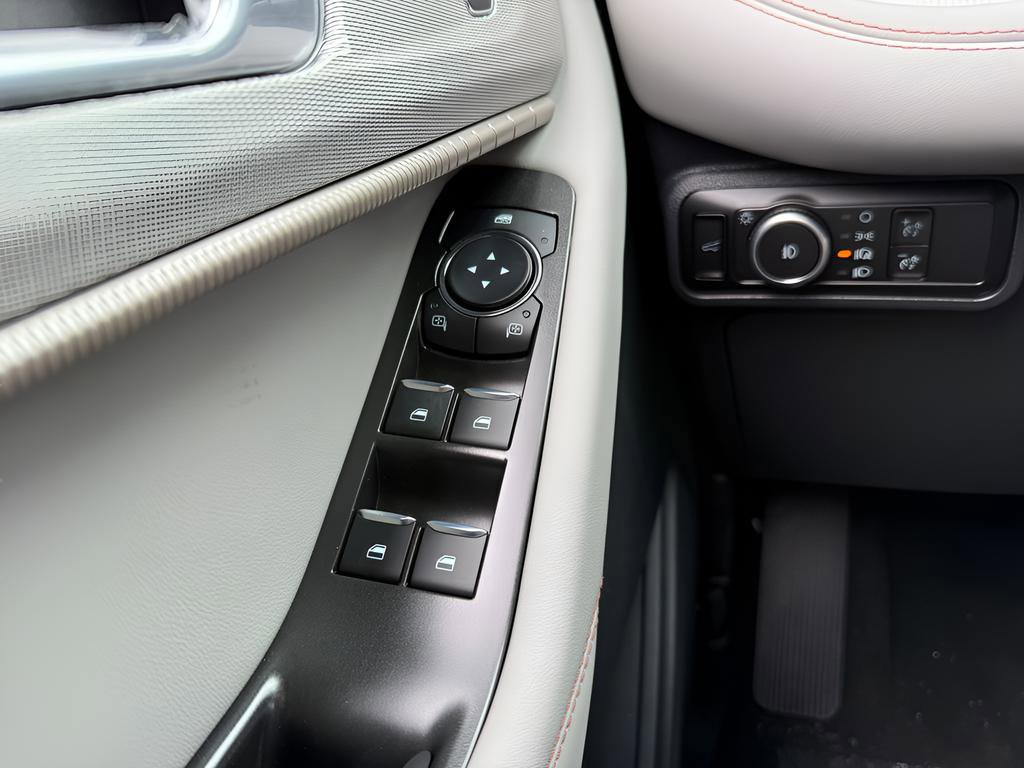 New 2026 Ford Explorer Active w/ Active Comfort Package AWD/4WD image 25
