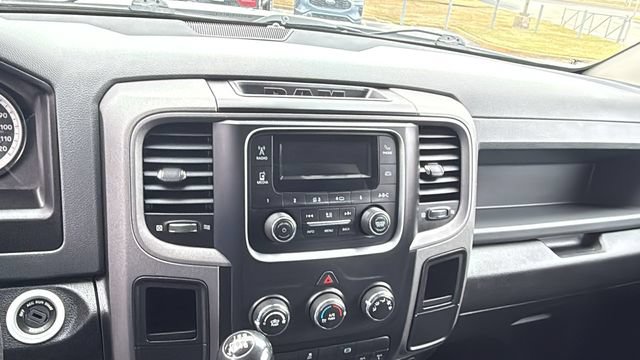 Used 2018 RAM 3500 Tradesman w/ Chrome Appearance Group RWD image 22