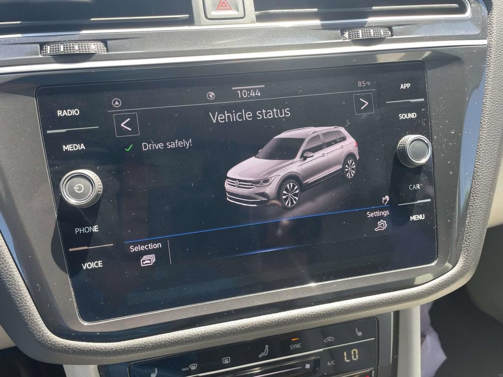 Certified 2023 Volkswagen Tiguan SE FWD image 25