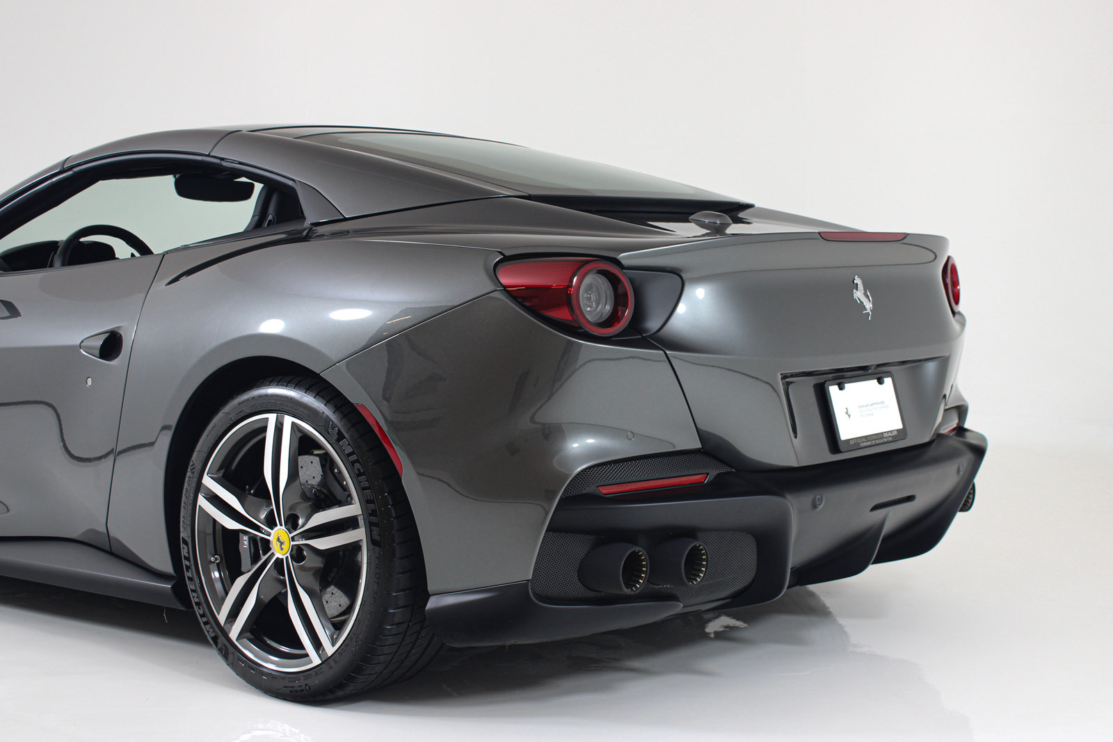 Certified 2023 Ferrari Portofino M RWD image 10