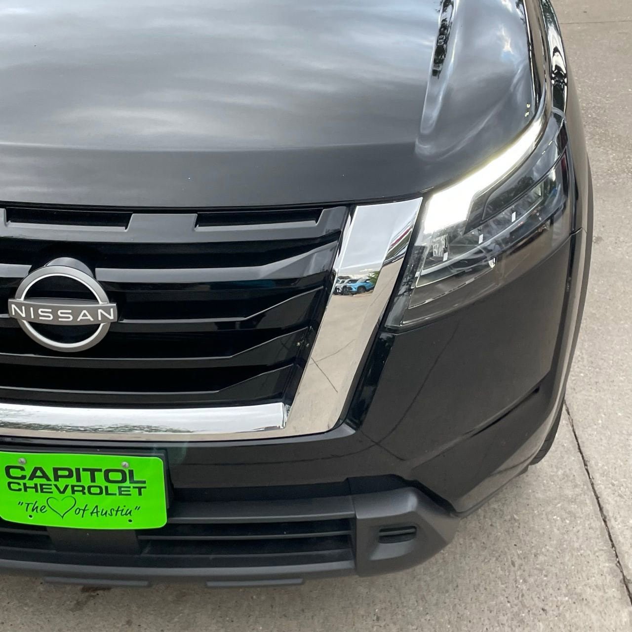 Used 2024 Nissan Pathfinder SV FWD image 8