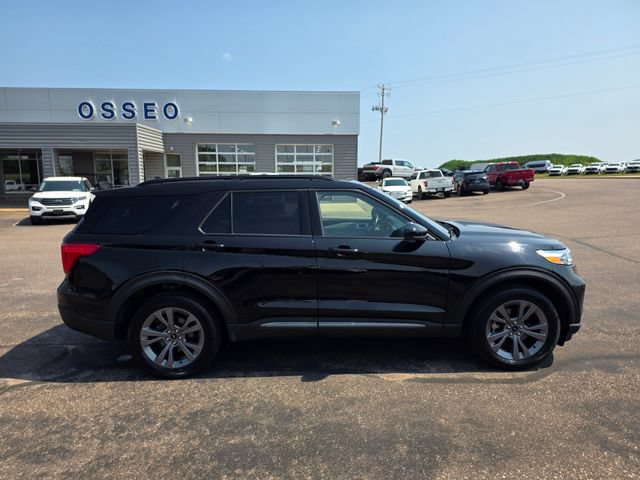 Used 2022 Ford Explorer XLT w/ Equipment Group 202A AWD/4WD image 7