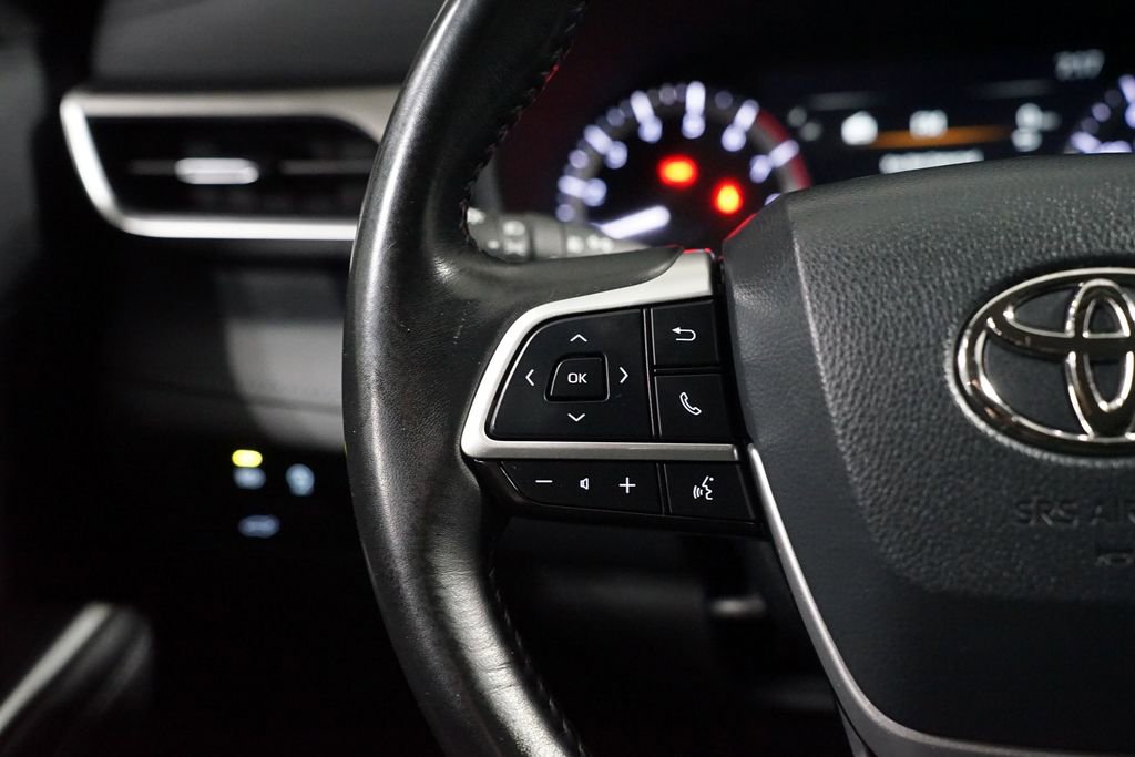 Used 2023 Toyota Highlander LE image 14