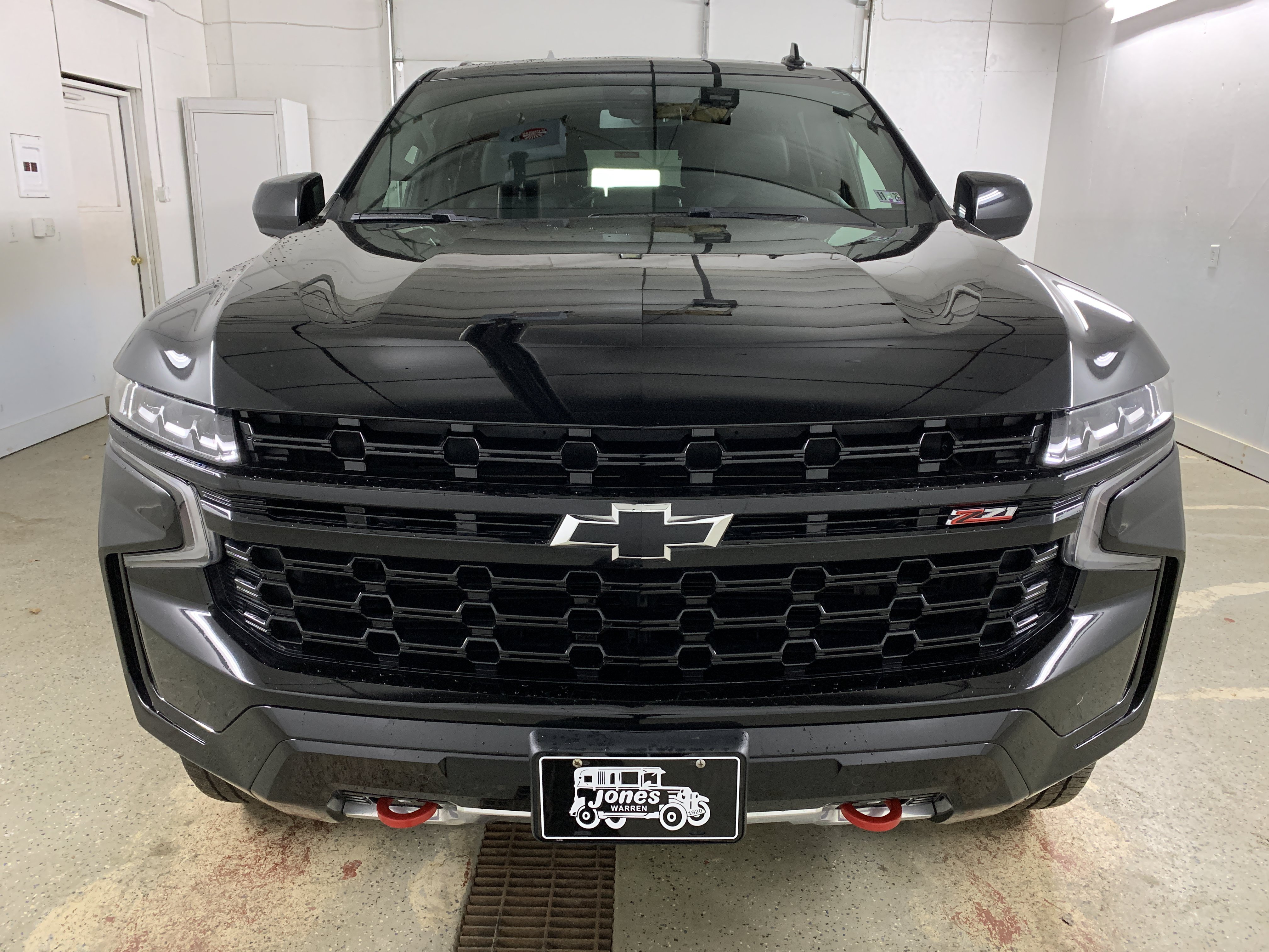 Used 2023 Chevrolet Tahoe Z71 AWD/4WD image 2