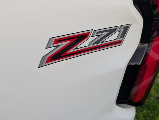 Used 2023 Chevrolet Colorado Z71 w/ Z71 Convenience Package 2 AWD/4WD image 10