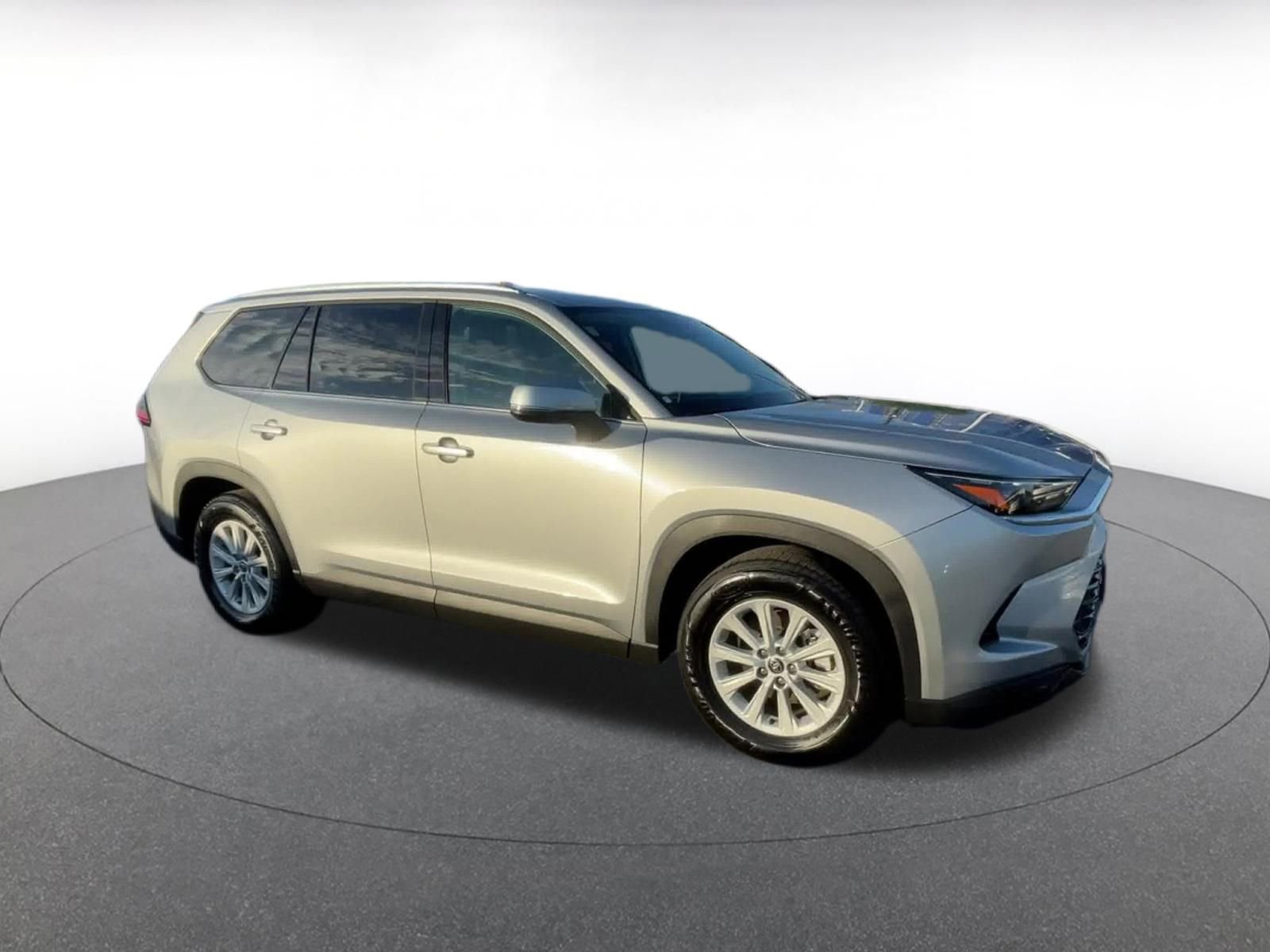 Used 2025 Toyota Grand Highlander FWD video 2