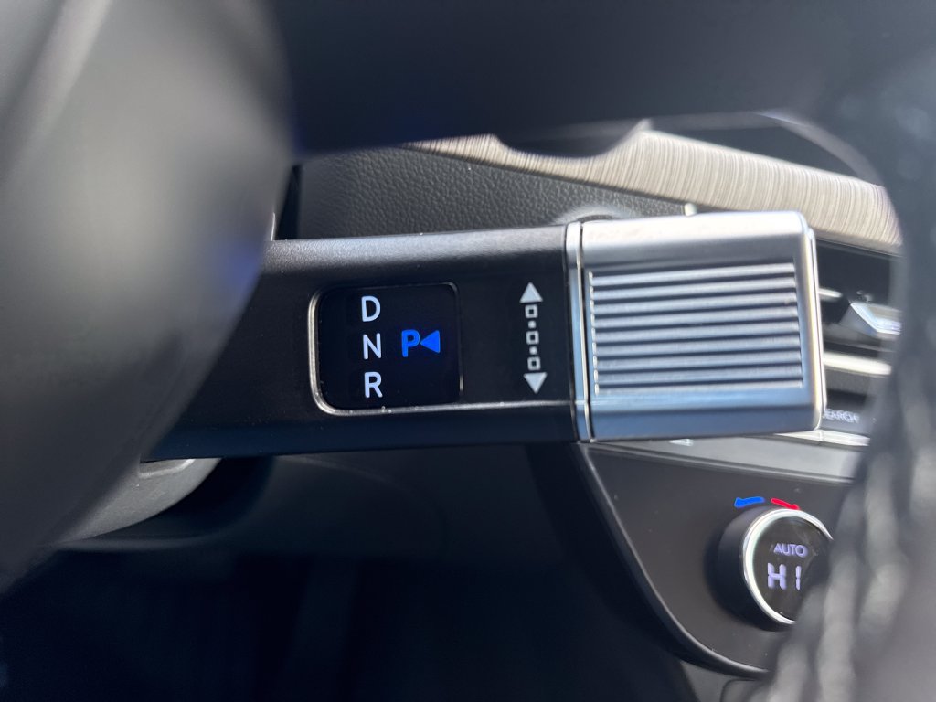 Certified 2025 Hyundai Sonata Limited FWD image 28