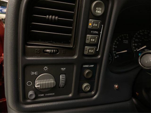 Used 2002 Chevrolet Avalanche 4x4 w/ Off-Road Suspension Pkg image 21