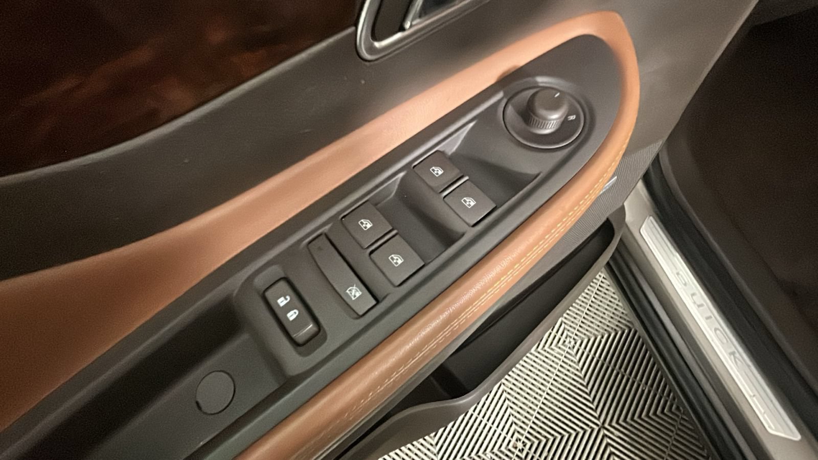 Used 2014 Buick Encore Premium FWD image 12