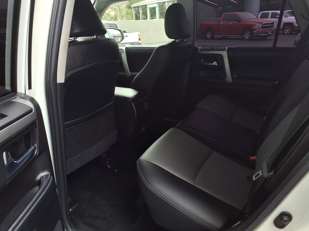 Used 2022 Toyota 4Runner SR5 Premium w/ Moonroof Package AWD/4WD image 17
