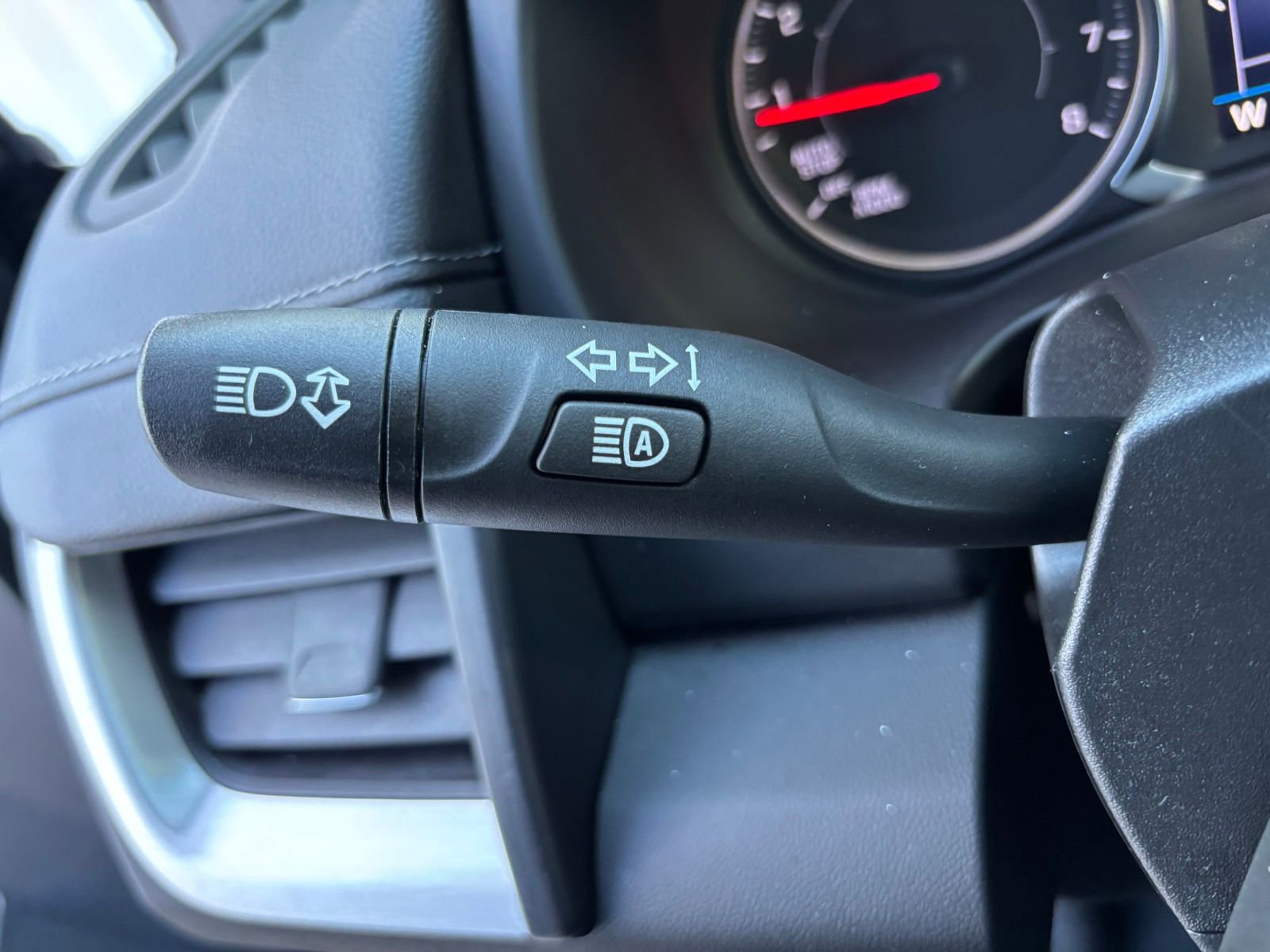 Used 2022 GMC Terrain SLE w/ Driver Convenience Package image 20