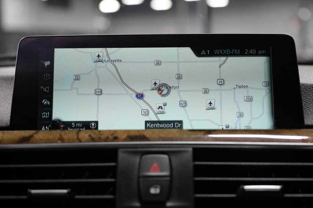 Used 2017 BMW 320i xDrive Sedan AWD/4WD image 46