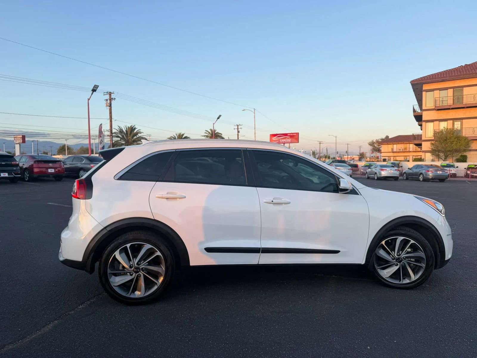 Used 2018 Kia Niro Touring image 8