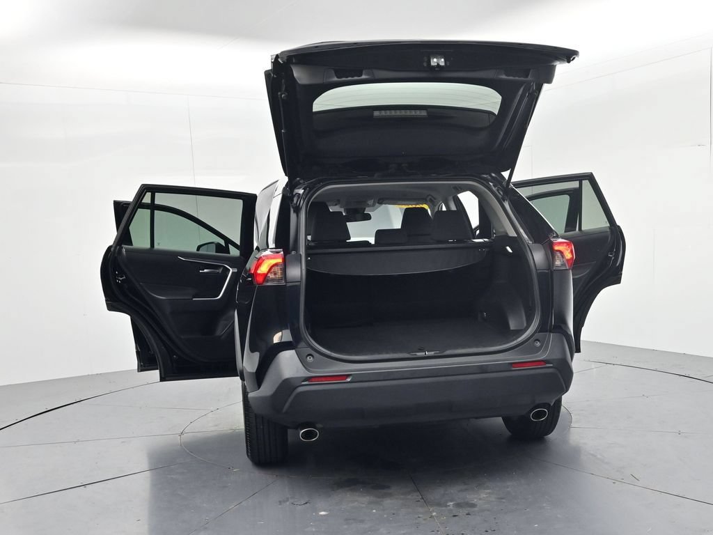 Used 2025 Toyota RAV4 XLE FWD image 61