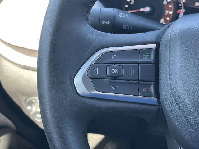 Used 2023 Jeep Compass Latitude w/ Sun and Sound Group AWD/4WD image 27