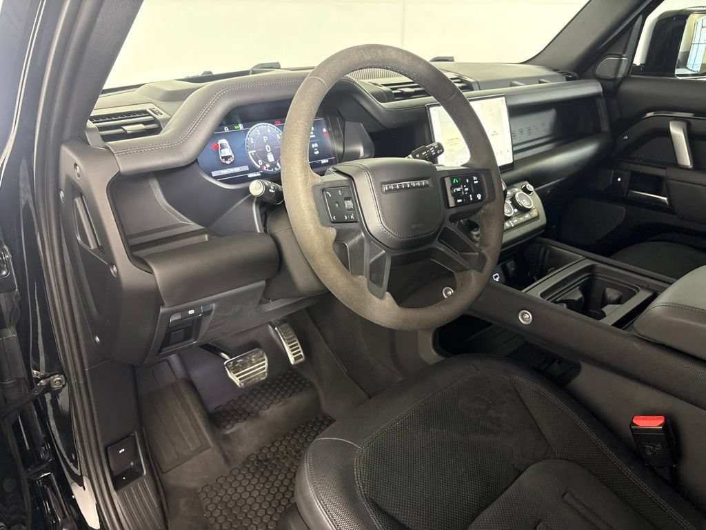 Used 2023 Land Rover Defender 110 V8 AWD/4WD image 21