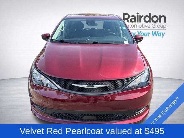 Used 2023 Chrysler Voyager LX FWD image 2