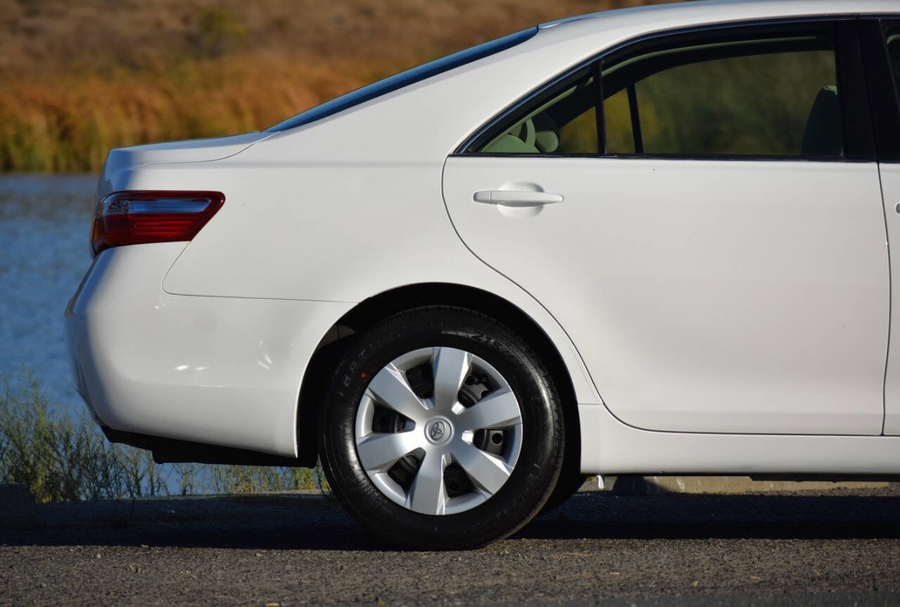 Used 2007 Toyota Camry LE image 16