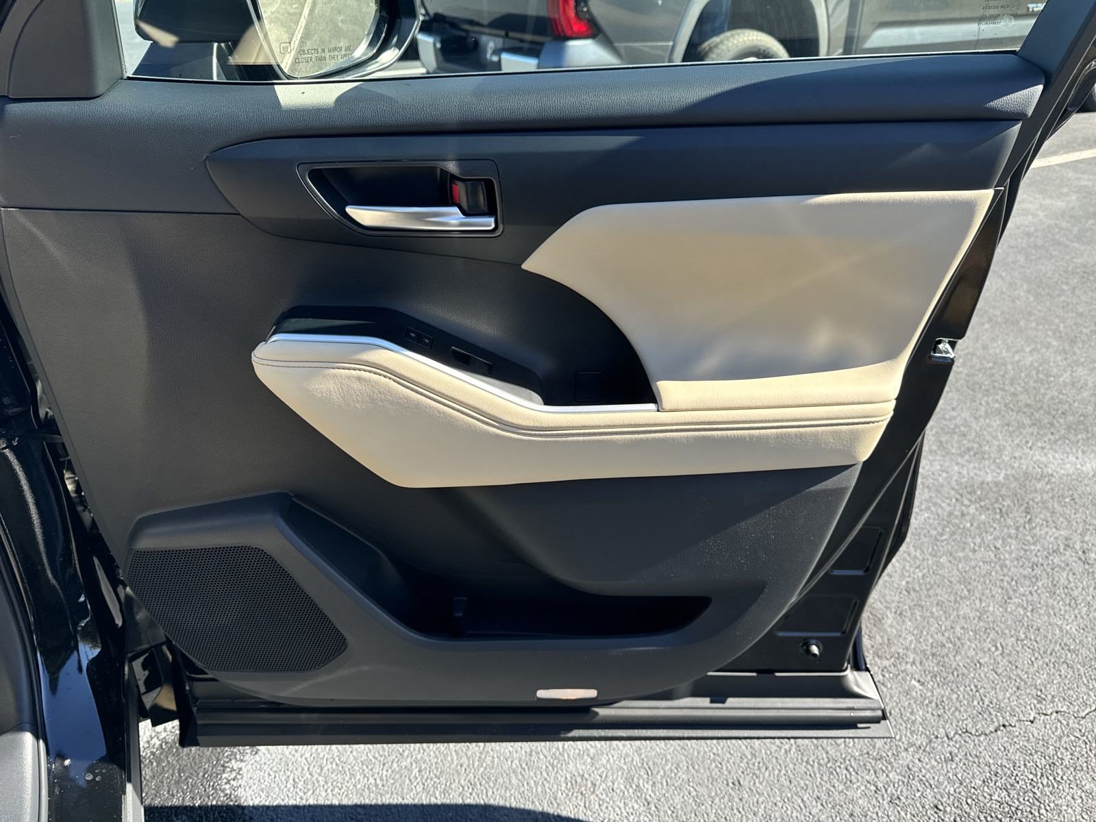 New 2025 Toyota Highlander XLE AWD/4WD image 40