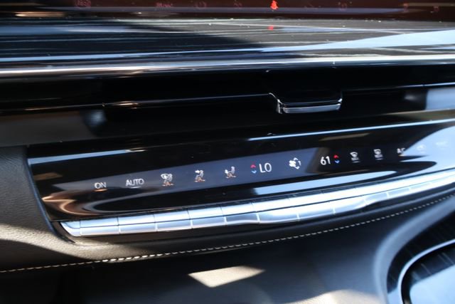 Used 2024 Cadillac Escalade ESV Sport RWD image 17