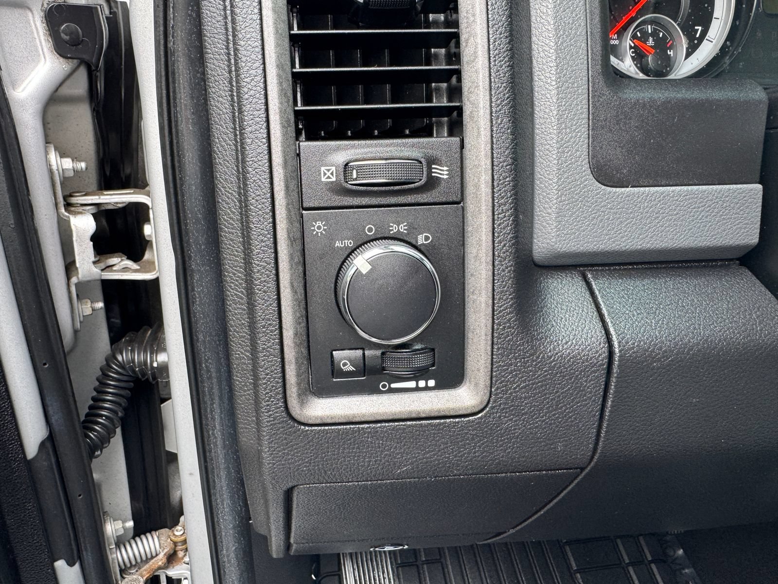 Used 2013 RAM 1500 Tradesman w/ Popular Equipment Group AWD/4WD image 13