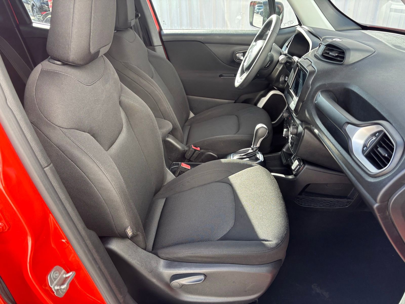 Used 2021 Jeep Renegade Sport w/ Sport Appearance Group FWD image 36