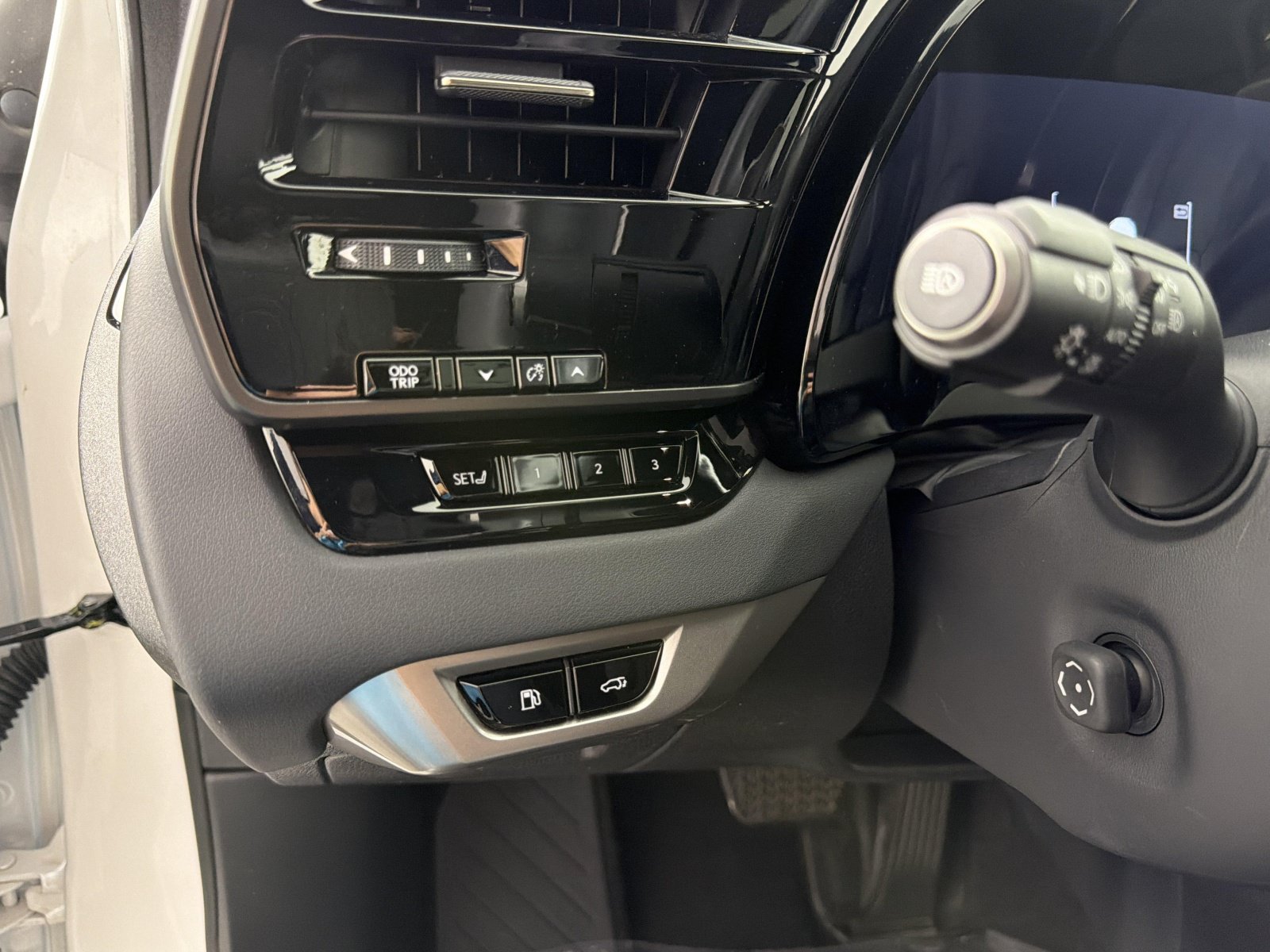 Certified 2025 Lexus RX 350h AWD/4WD image 16