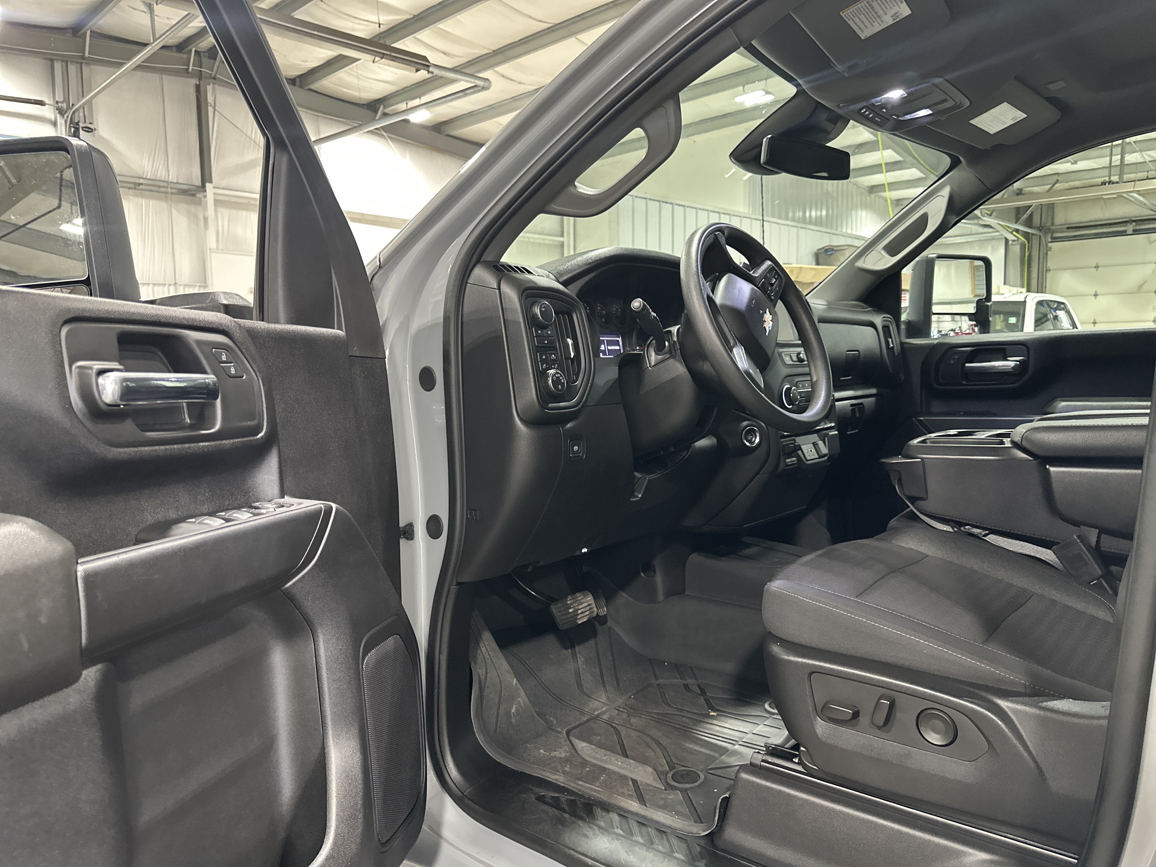Used 2024 Chevrolet Silverado 2500 Custom w/ Custom Convenience Package AWD/4WD image 8