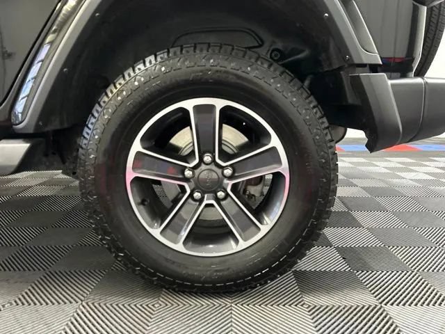Used 2023 Jeep Wrangler Unlimited Sahara AWD/4WD image 25