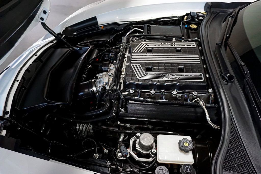 Used 2019 Chevrolet Corvette Z06 w/ Z07 Performance Package image 14